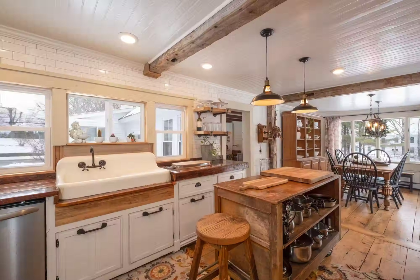 Farmhouse Interior Design Ideas for Pure Comfort